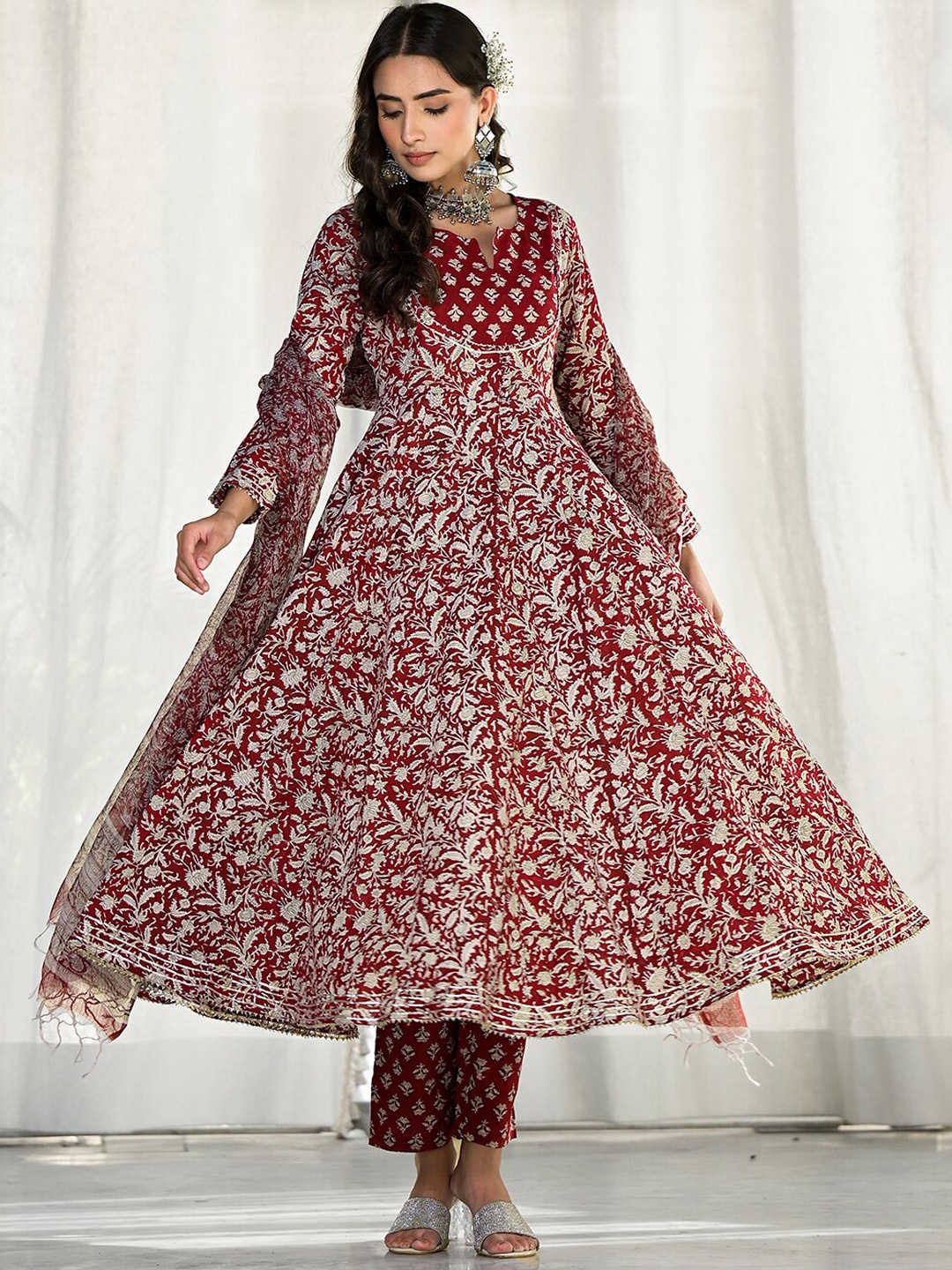 

Divena Ethnic Motifs Printed Regular Cotton Kurta with Trousers & Dupatta, Maroon