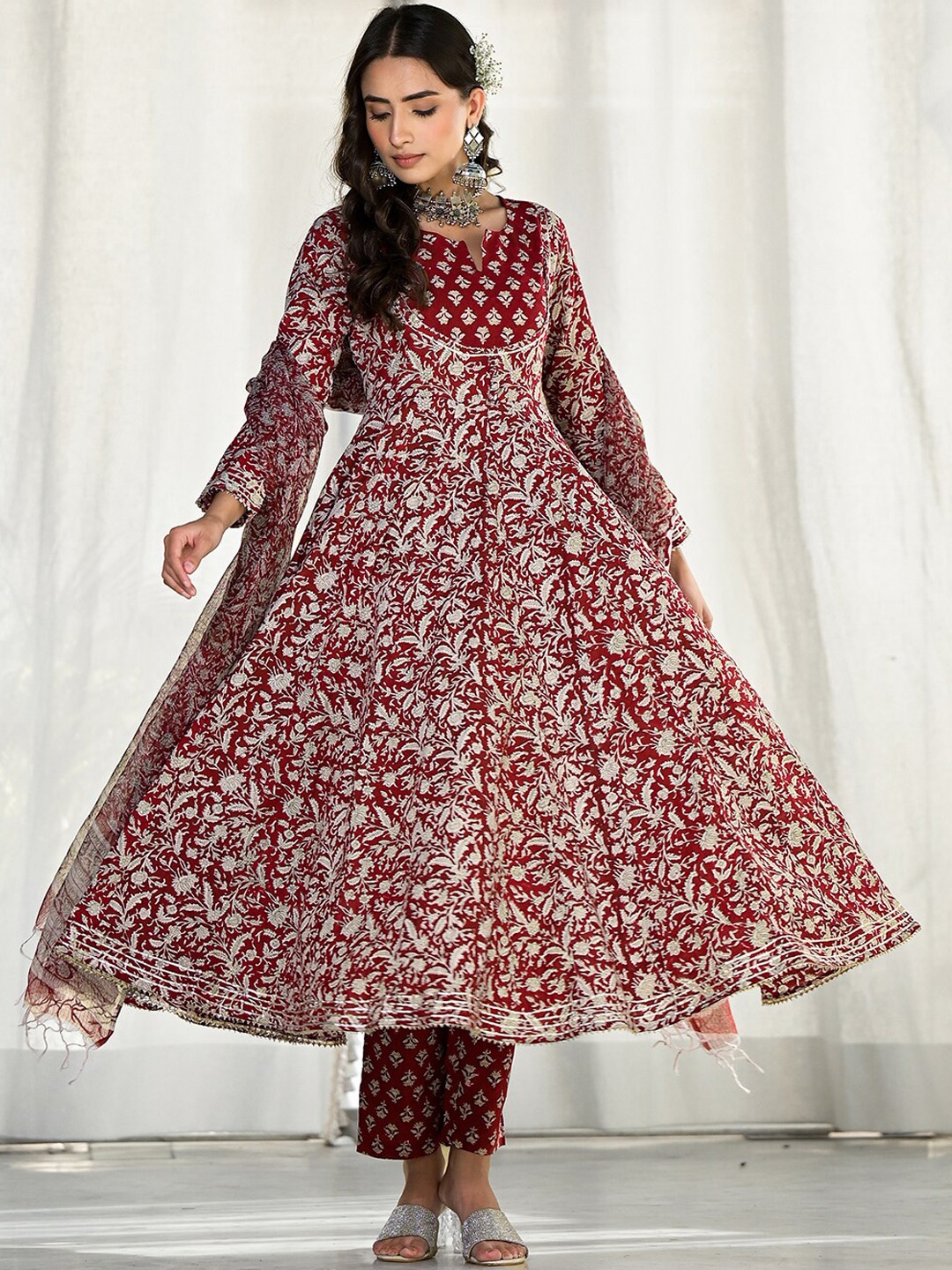 

Divena Ethnic Motifs Printed Regular Cotton Kurta with Trousers & Dupatta, Maroon