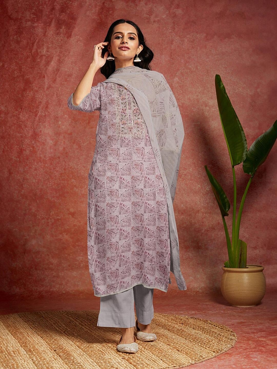 

Libas Mauve Ethnic Motifs Printed Unstitched Dress Material