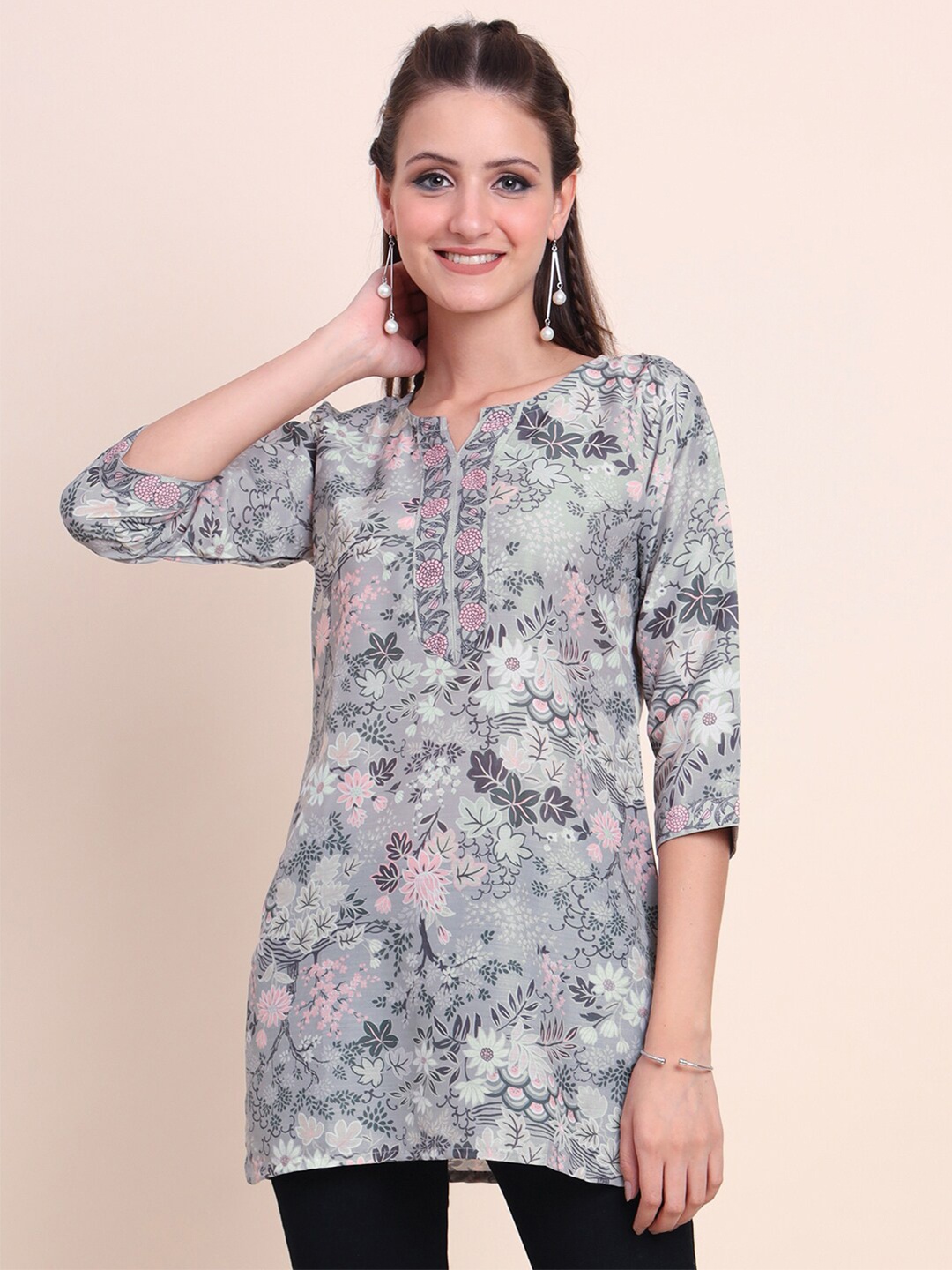 

VAIRAGEE Floral Printed Round Neck Three-Quarter Straight Cotton Silk Kurti, Grey