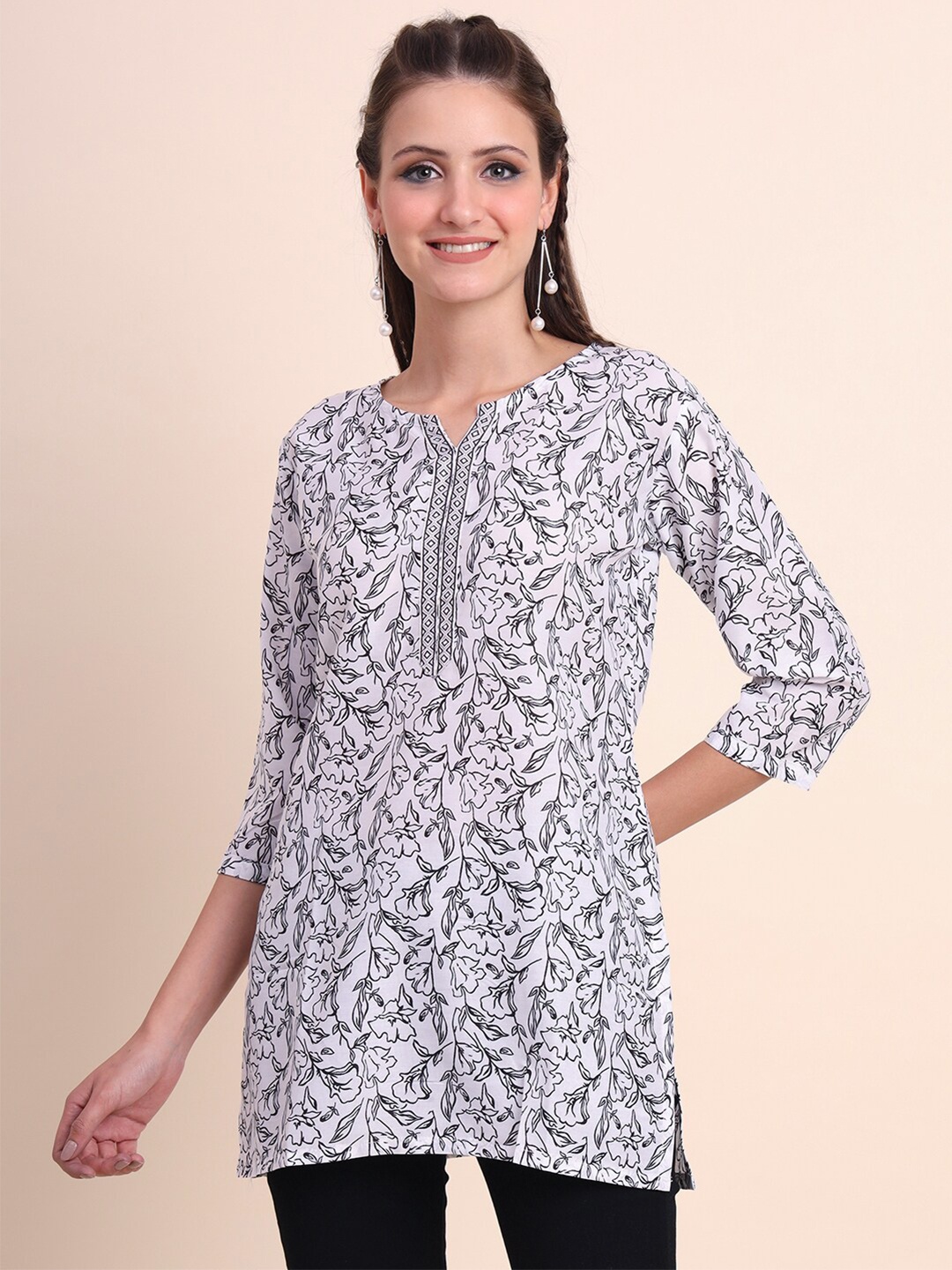 

VAIRAGEE Floral Printed Round Neck Three-Quarter Straight Cotton Silk Kurti, White