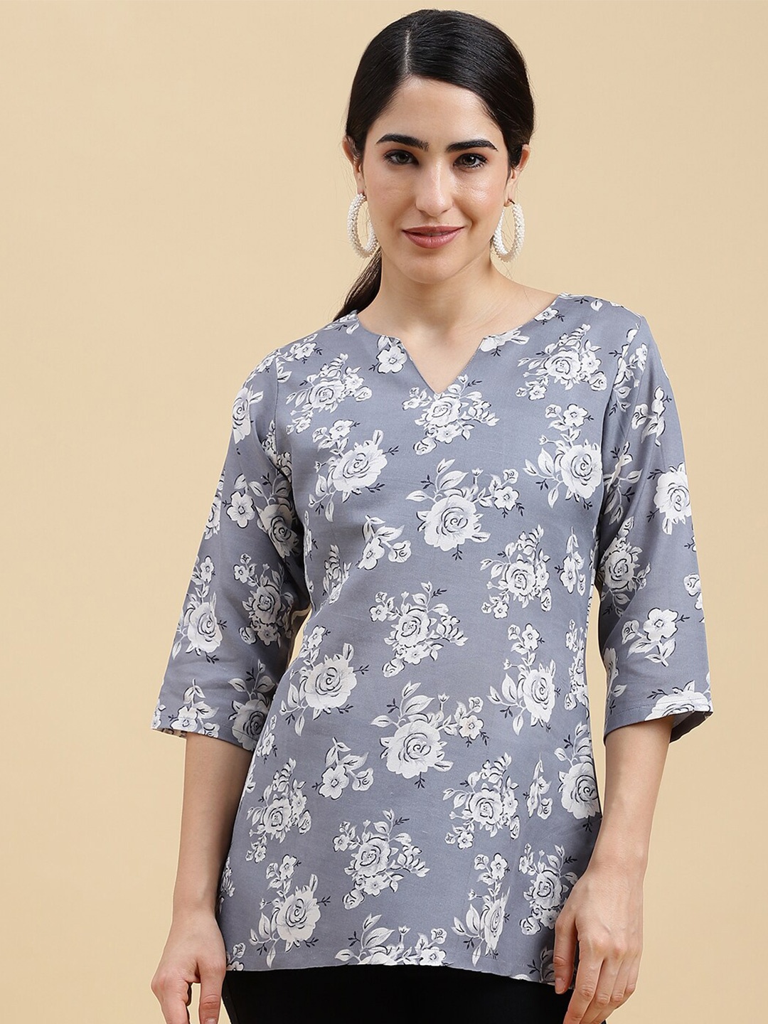 

Colors of Earth Floral Printed Round Neck Three-Quarter Straight Kurti, Grey