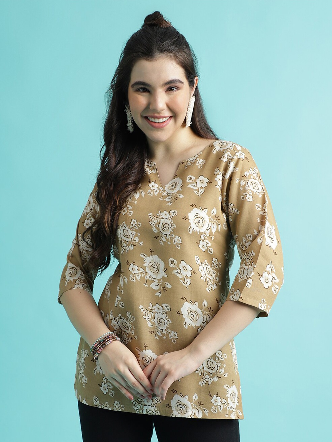 

Colors of Earth Floral Printed Straight Kurti, Mustard