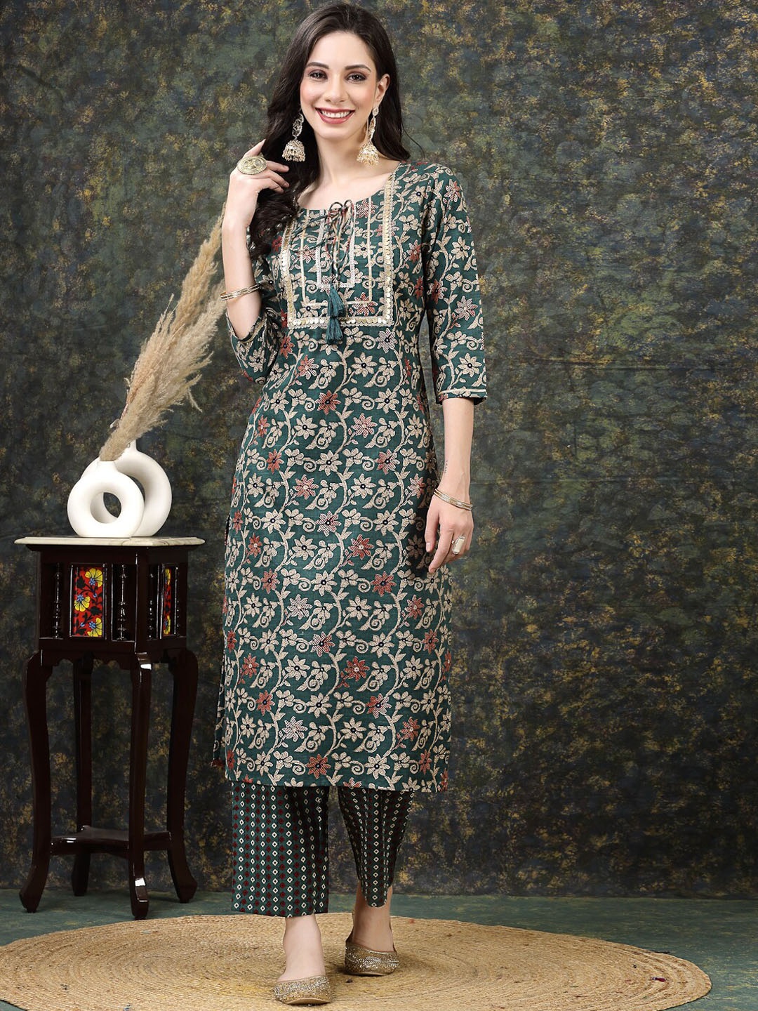 

HERE&NOW Floral Printed Sequined Regular Kurta With Palazzos, Green