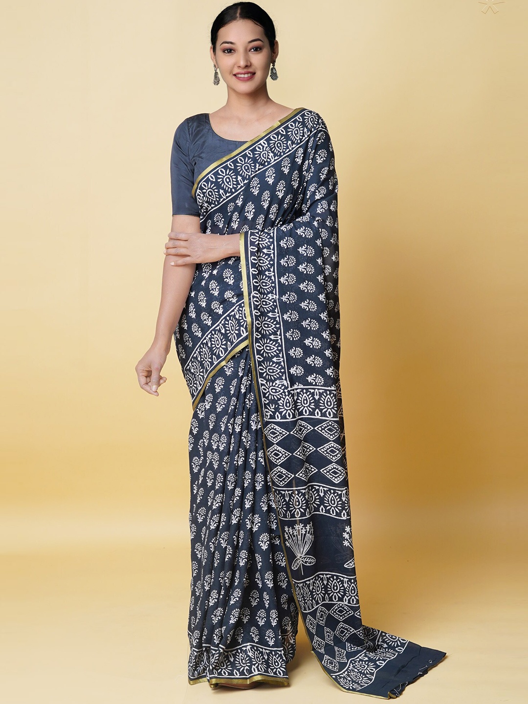 

Unnati Silks Ethnic Motifs Zari Pure Cotton Block Printed Saree, Black