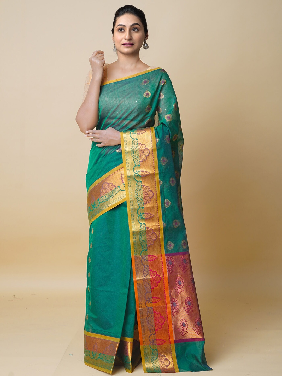 

Unnati Silks Woven Design Zari Pure Cotton Handloom Gadwal Saree, Green