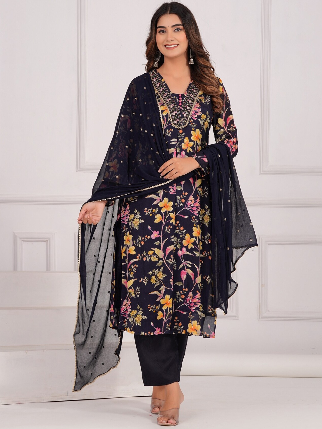 

EtnicaWear Floral Printed Regular Beads and Stones Pure Silk Kurta & Trousers With Dupatta, Blue