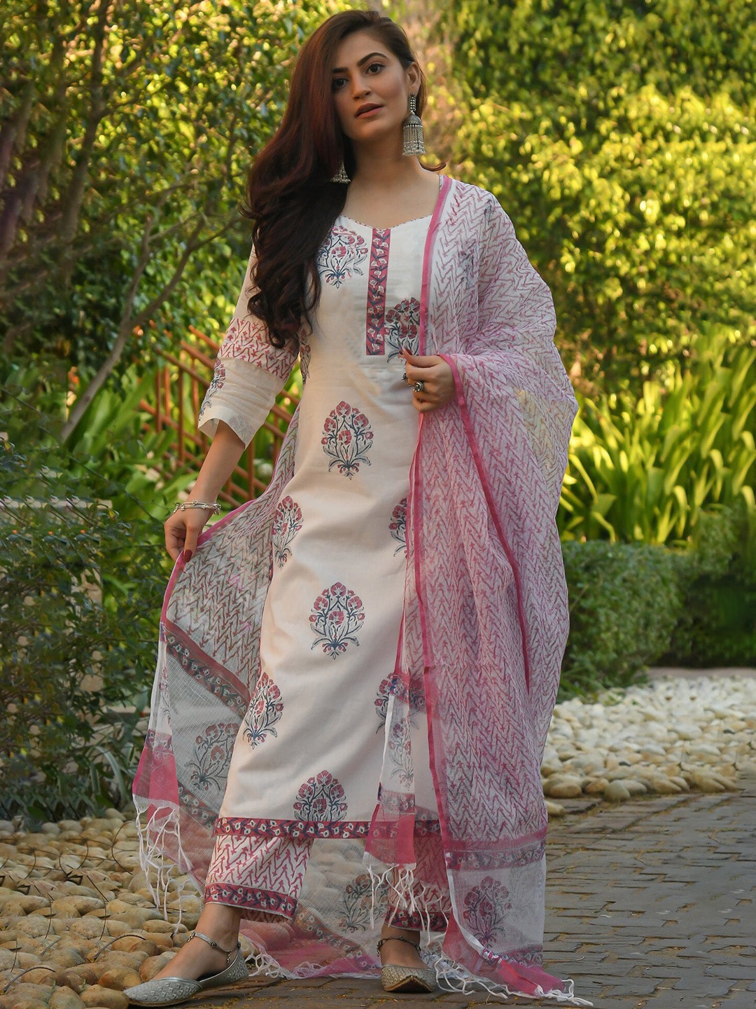 

Anouk White Floral Printed Straight Kurta with Trousers & Dupatta