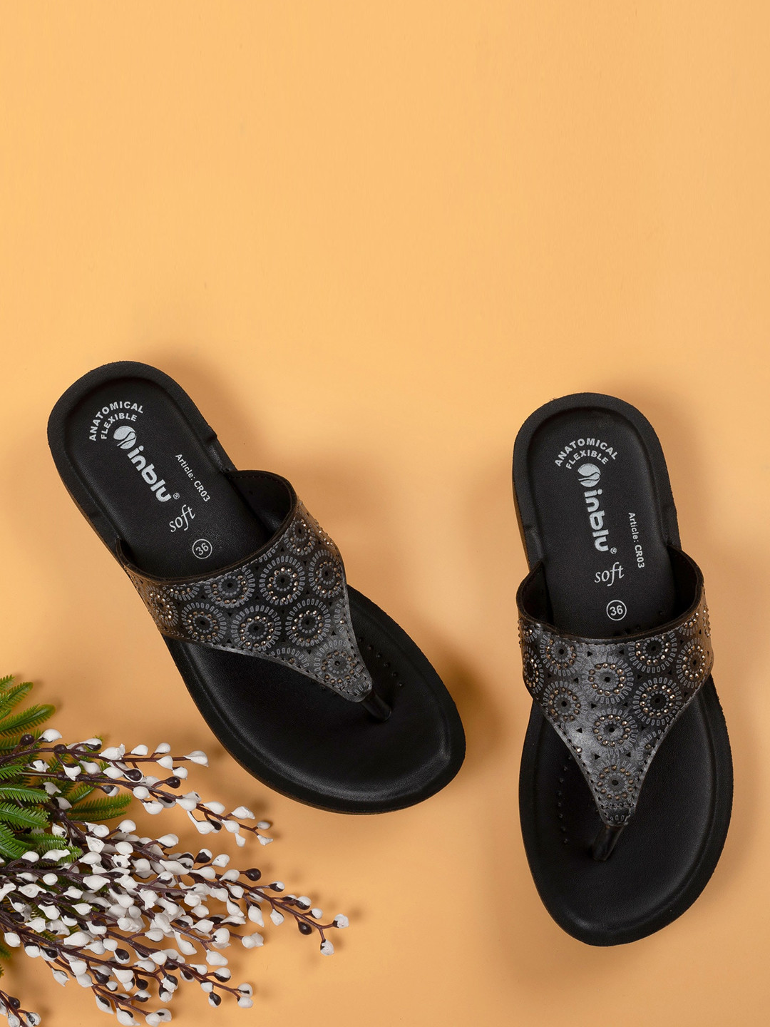 

Inblu Printed Lightweight & Anti Skid Open Toe Flats, Black