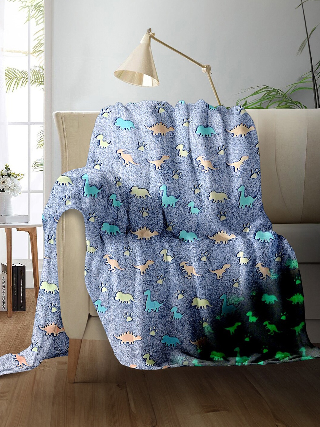 

Cortina Blue & Green Glow in the Dark Fleece AC Room Single Bed Throw