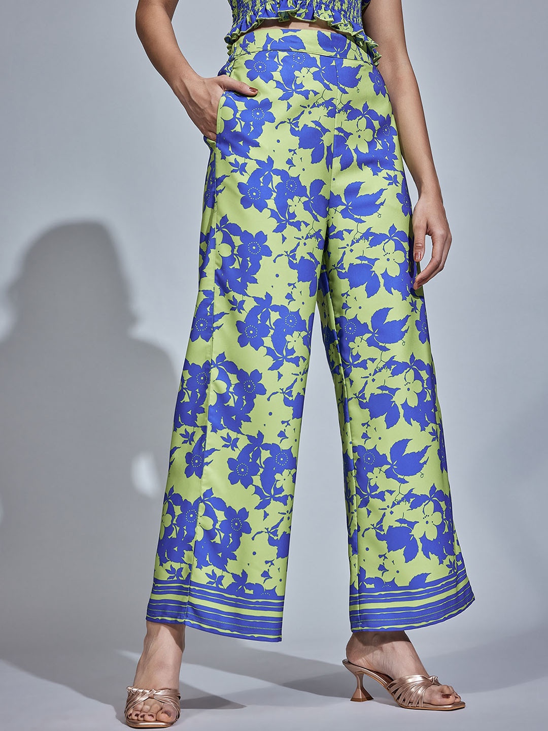 

The Label Life Women Floral Printed Flared Parallel Trouser, Blue