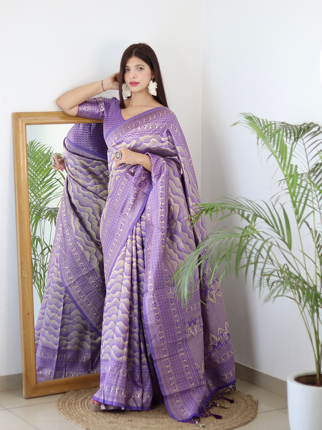 

ALMAARI FASHION Ethnic Motifs Woven Design Zari Pure Silk Kanjeevaram Saree, Purple