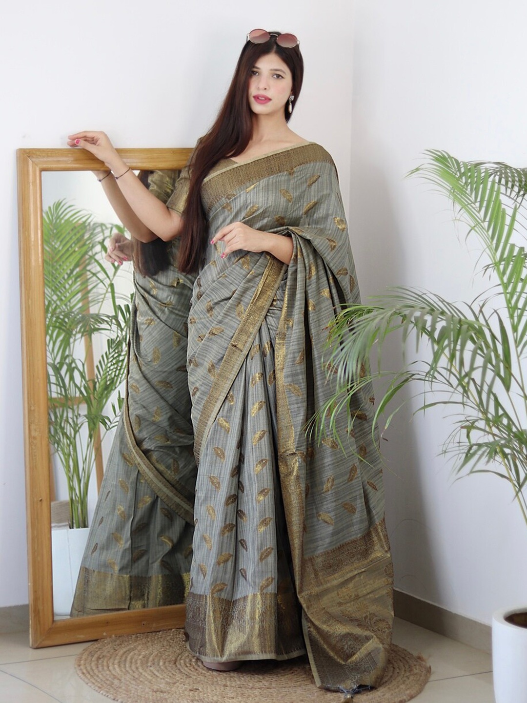 

ALMAARI FASHION Ethnic Motifs Woven Design Zari Pure Silk Kanjeevaram Saree, Grey