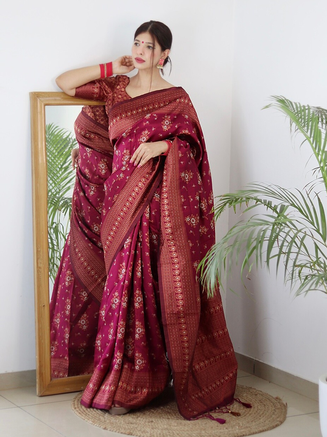 

ALMAARI FASHION Ethnic Motifs Woven Design Zari Pure Silk Kanjeevaram Saree, Purple