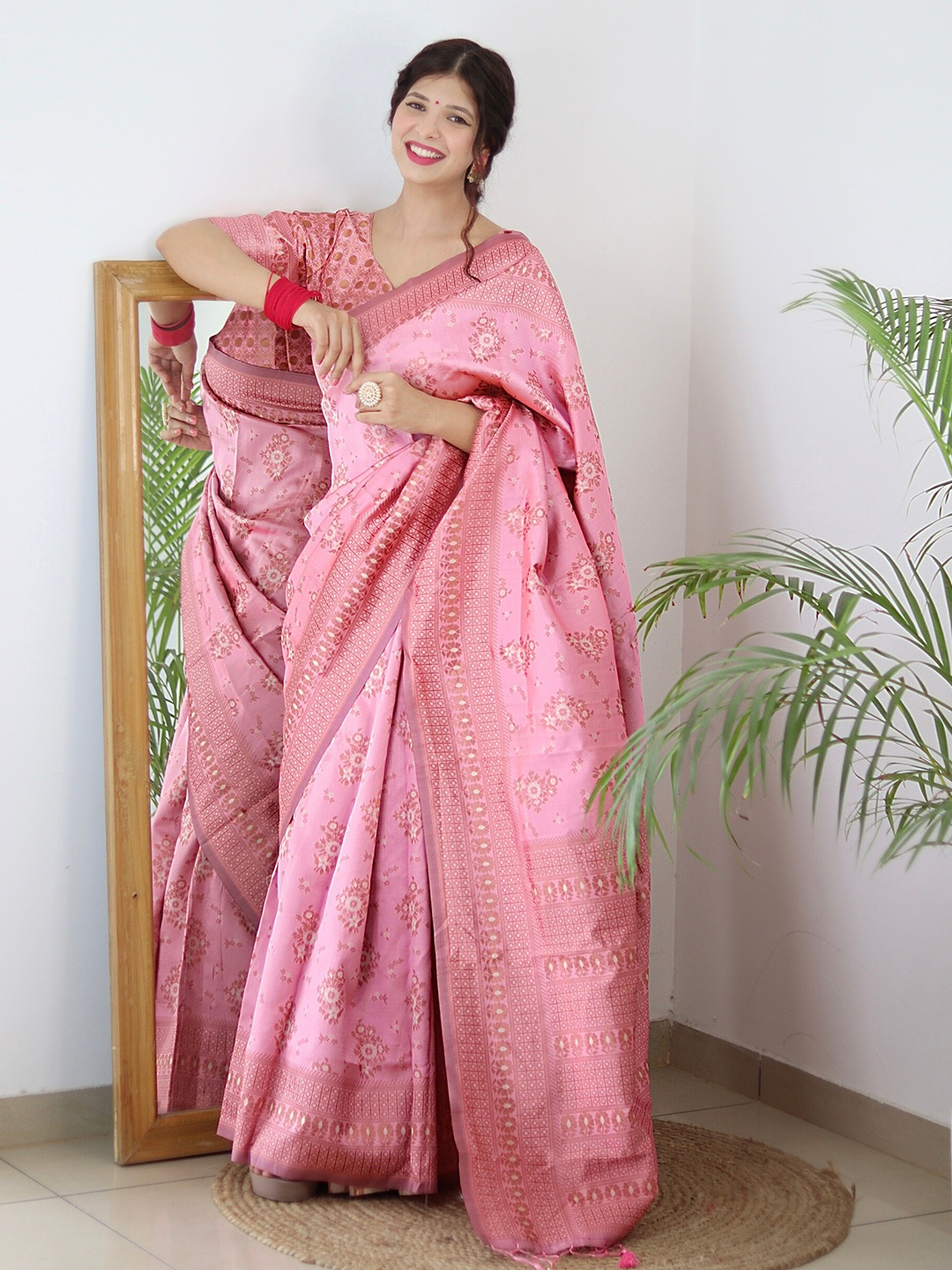 

ALMAARI FASHION Ethnic Motifs Woven Design Zari Pure Silk Kanjeevaram Saree, Pink