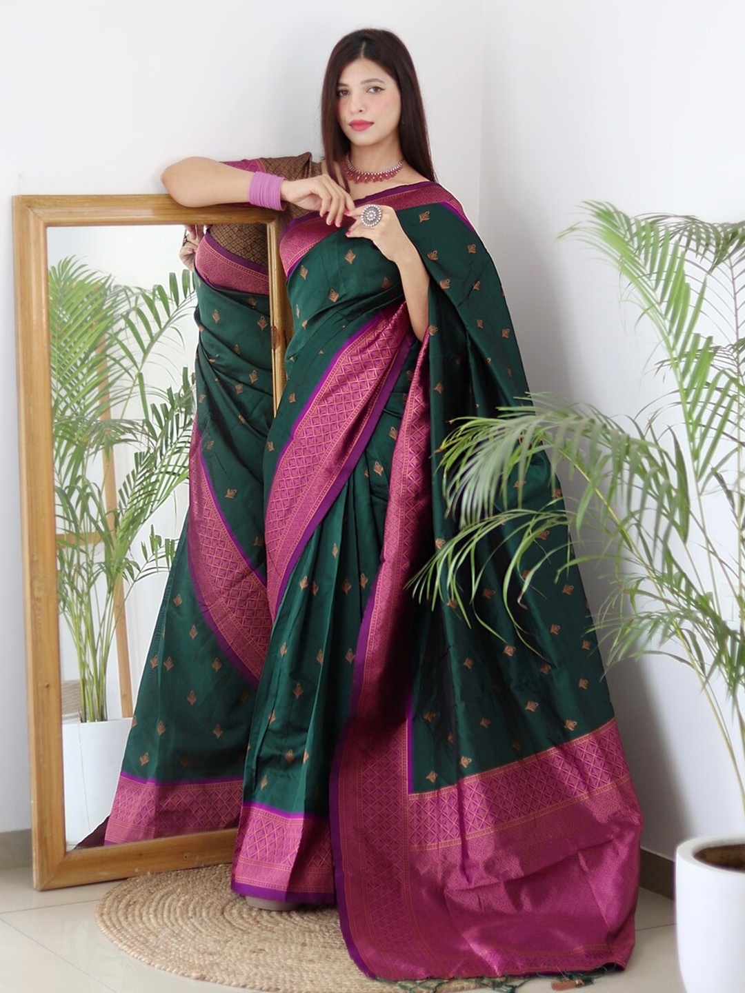 

ALMAARI FASHION Green & Purple Ethnic Motifs Zari Pure Silk Kanjeevaram Saree