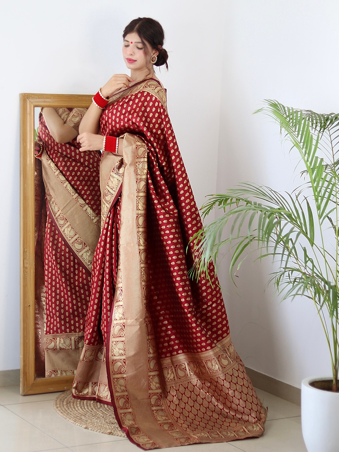 

ALMAARI FASHION Ethnic Motifs Woven Design Zari Pure Silk Kanjeevaram Saree, Maroon
