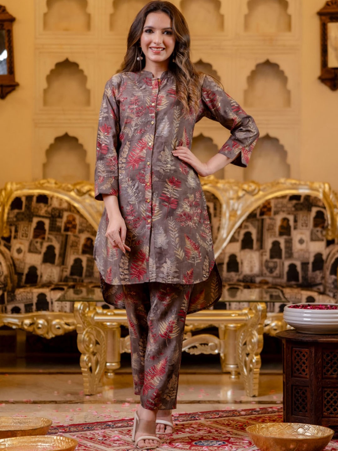 

KALINI Floral Printed Mandarin Collar Straight Kurta With Trousers, Mauve