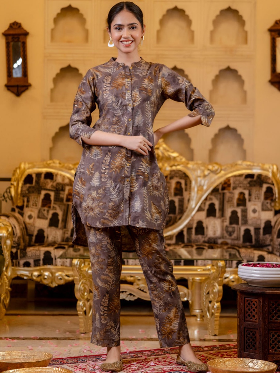 

KALINI Floral Printed Mandarin Collar Straight Kurta With Trousers, Mauve