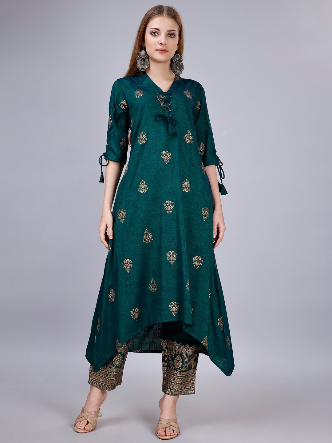 

GoStyle Ethnic Motifs Printed A-Line Chanderi Cotton Kurta with Palazzos, Green