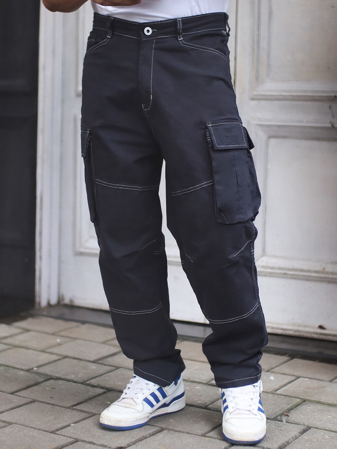 

Powerlook Men Grey Loose Fit Pure Cotton Cargos Trousers