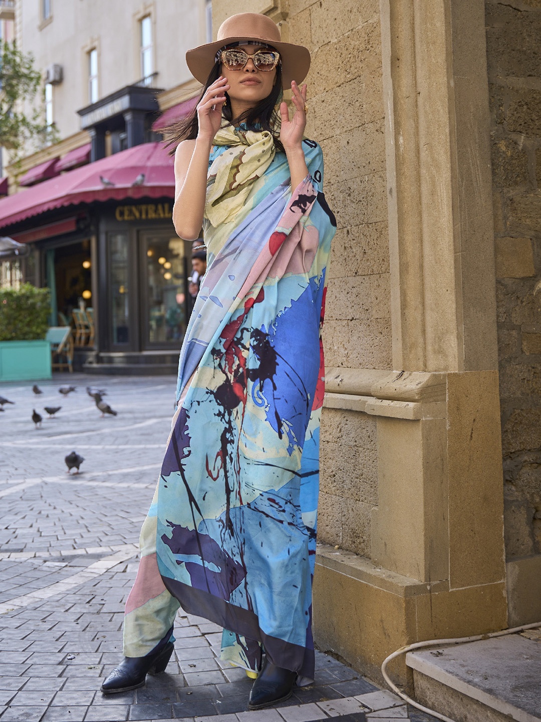 

elora Abstract Printed Saree, Blue