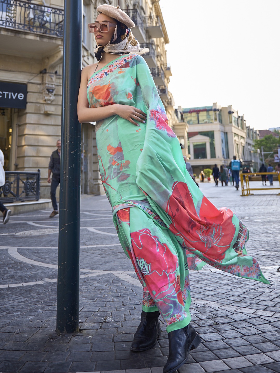 

elora Floral Printed Saree, Sea green