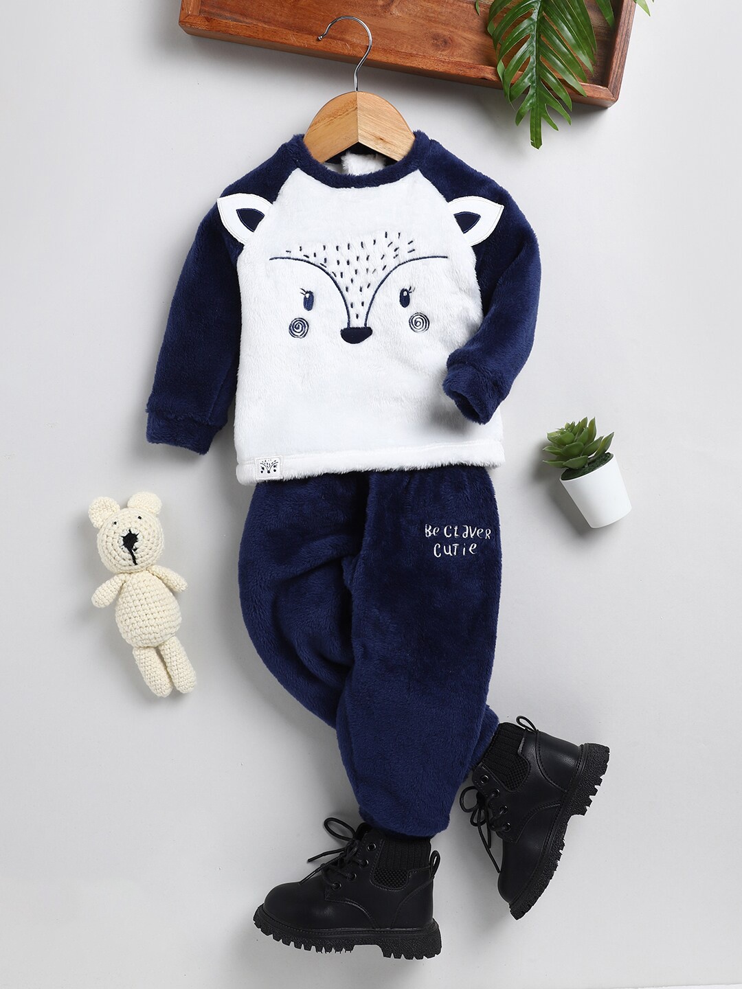 

Moms Love Infant Boys Printed Sweatshirt with Pyjamas, Navy blue