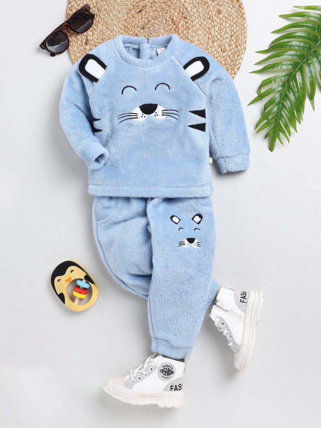 

Moms Love Boys Self Design Sweatshirt with Trousers, Blue