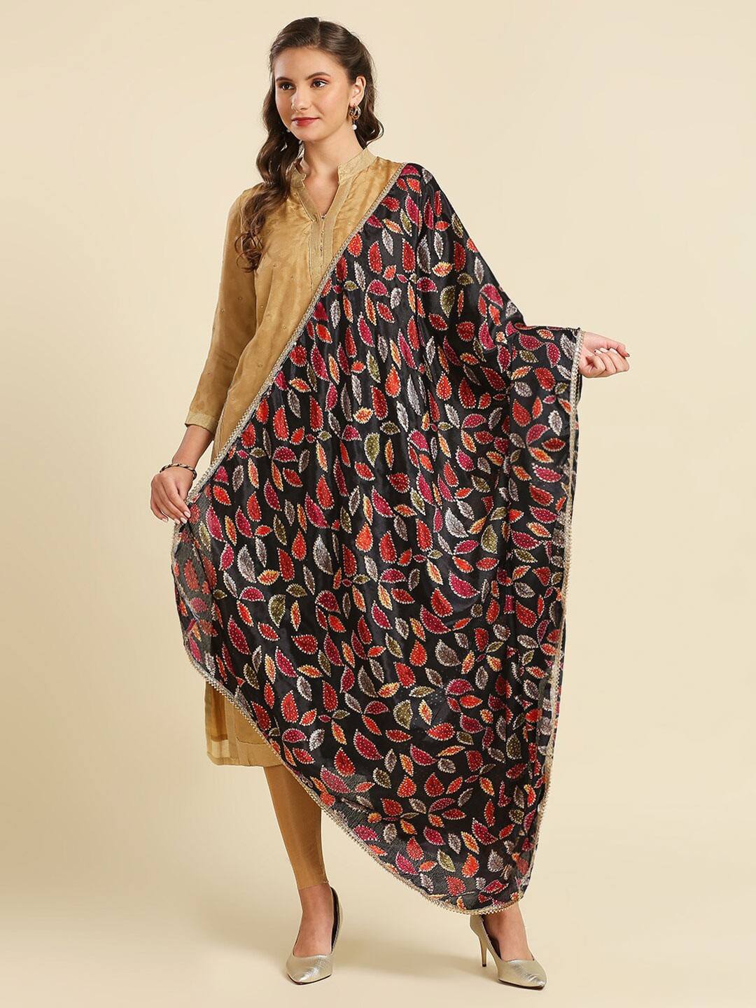 

Dupatta Bazaar Floral Printed Dupatta, Black