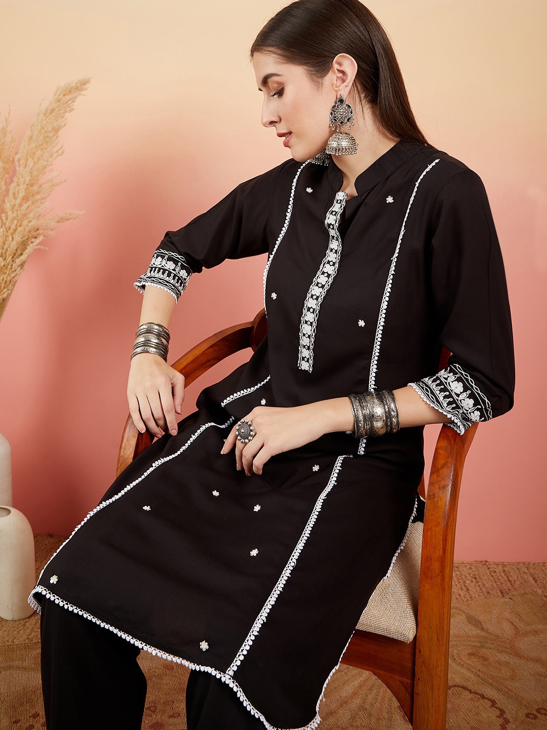 

Sangria Black Floral Embroidered Mandarin Collar Straight Kurta & Trouser