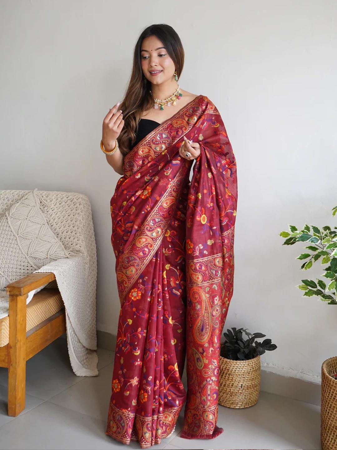 

Kasak Floral Printed Woven Design Zari Banarasi Saree, Red