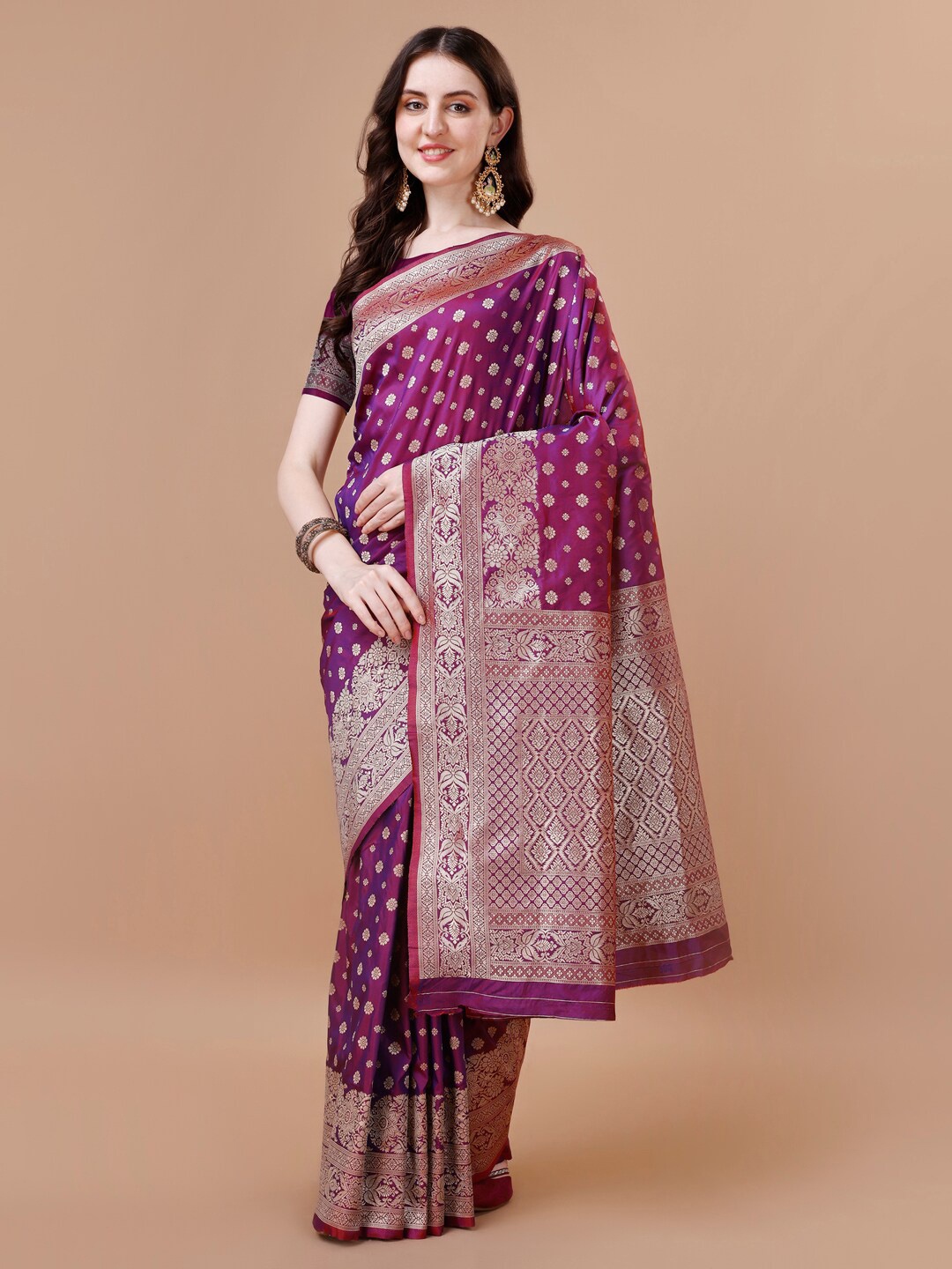 

MAGMINA Ethnic Motifs Woven Design Zari Kanjeevaram Saree, Purple