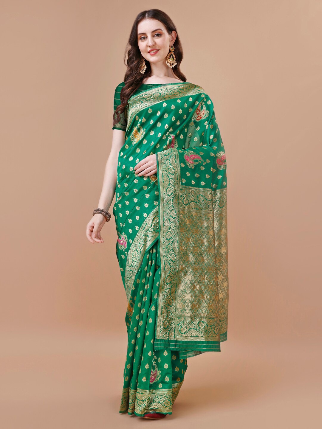

MAGMINA Ethnic Motifs Woven Design Zari Kanjeevaram Saree, Green