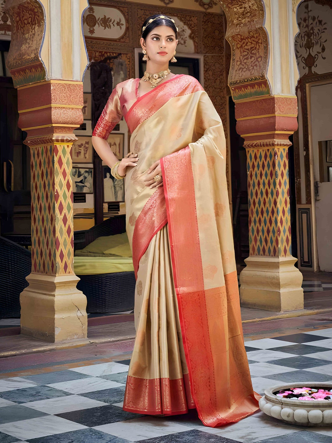 

MAGMINA Floral Woven Design Zari Pure Silk Kanjeevaram Saree, Beige