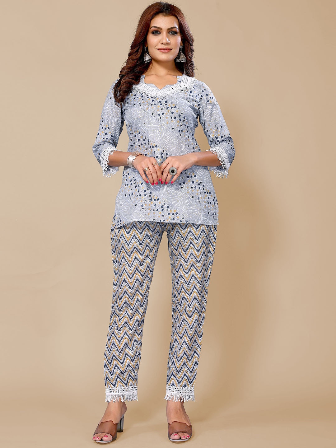 

TITANIUM SILK INDUSTRIES PVT. LTD. Bandhani Printed Tunic & Trousers Co-Ords, Grey