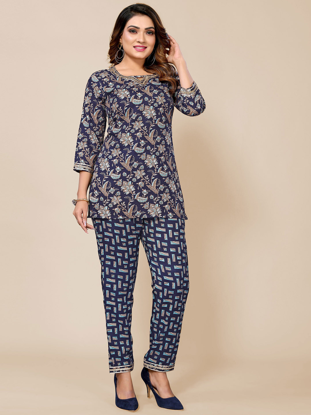 

TITANIUM SILK INDUSTRIES PVT. LTD. Floral Printed Top With Trousers Co-Ords, Navy blue