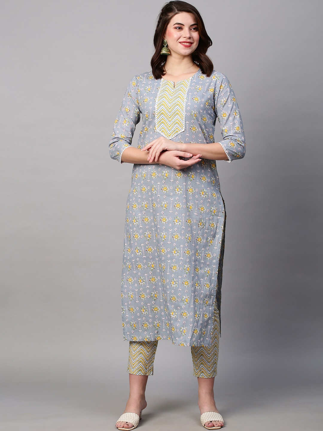 

KALINI Floral Printed Round Neck Regular Kurta With Trousers, Grey