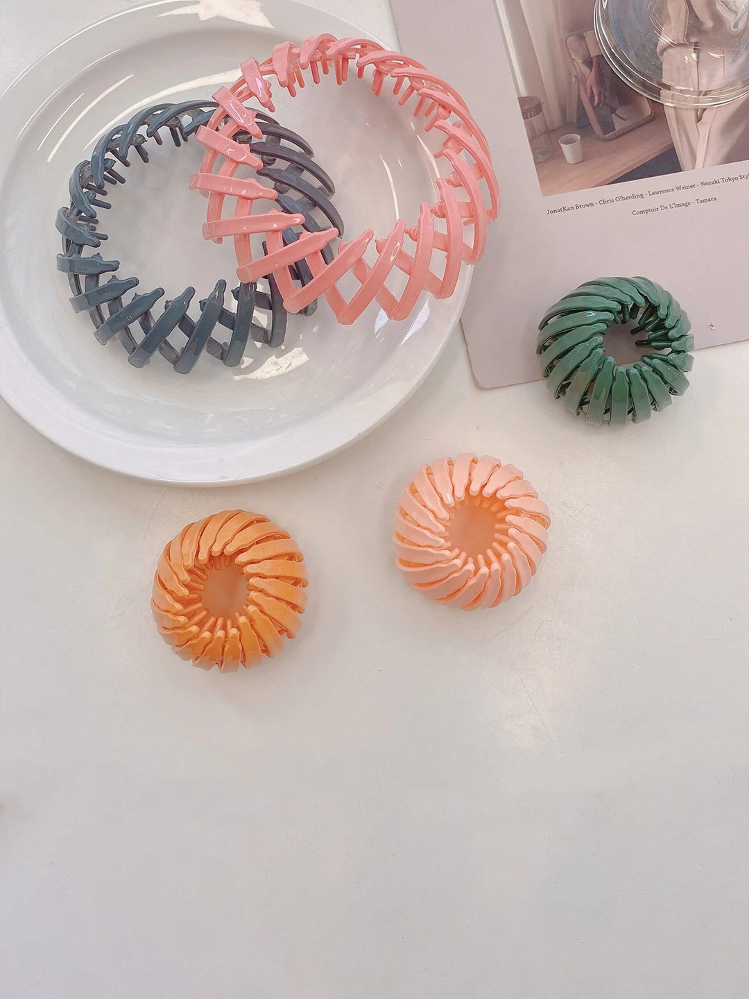 

VAGHBHATT Set of 5 Ponytail Holders, Green