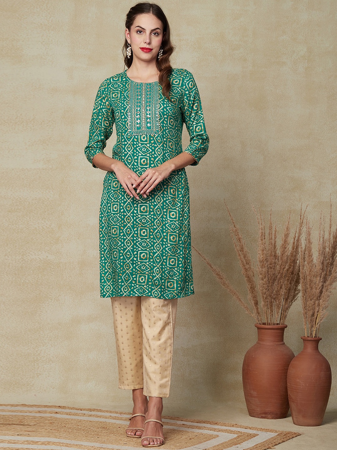 

FASHOR Ethnic Motifs Printed Thread Work Straight Kurta, Green