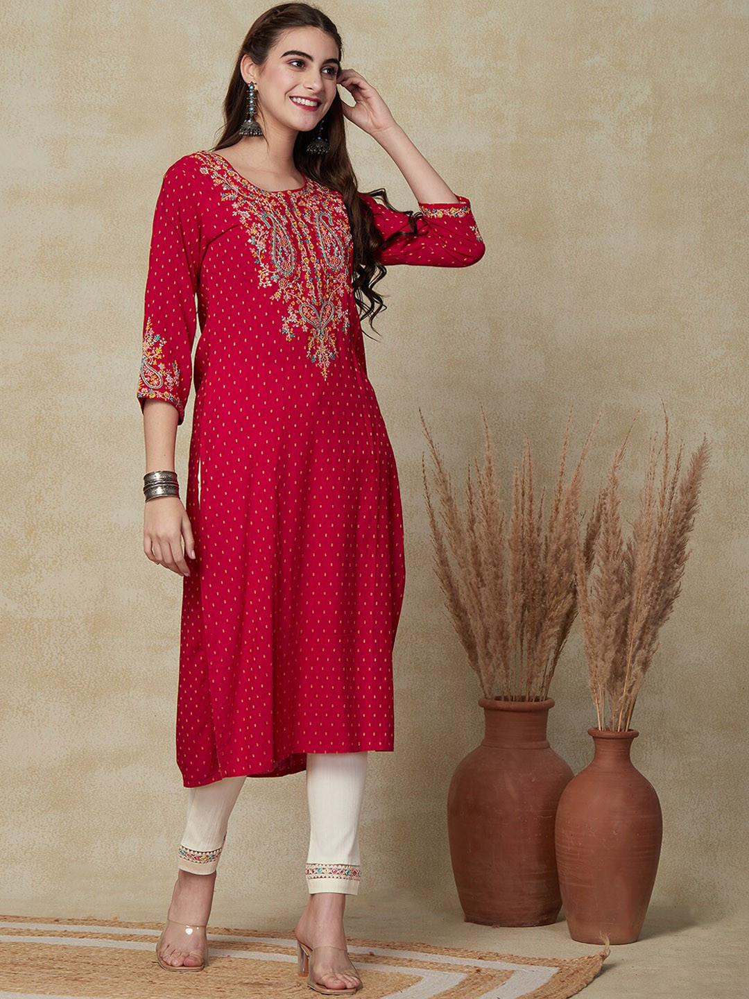 

FASHOR Ethnic Motifs Embroidered Dobby Regular Kurta, Red