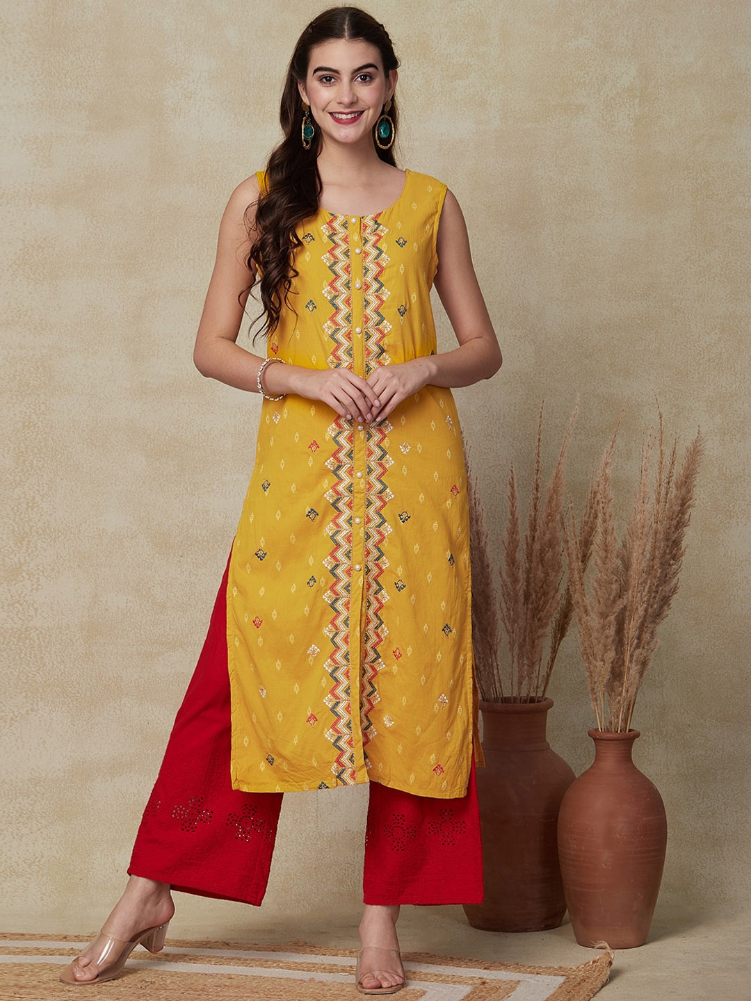 

FASHOR Ethnic Motifs Embroidered Sleeveless Dobby Pure Cotton Kurta, Yellow
