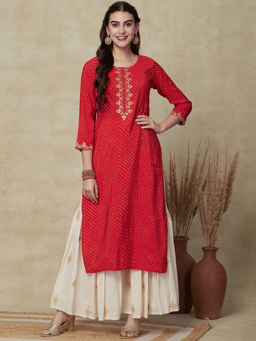 

FASHOR Ethic Motifs Embroidered Regular Kurta, Red