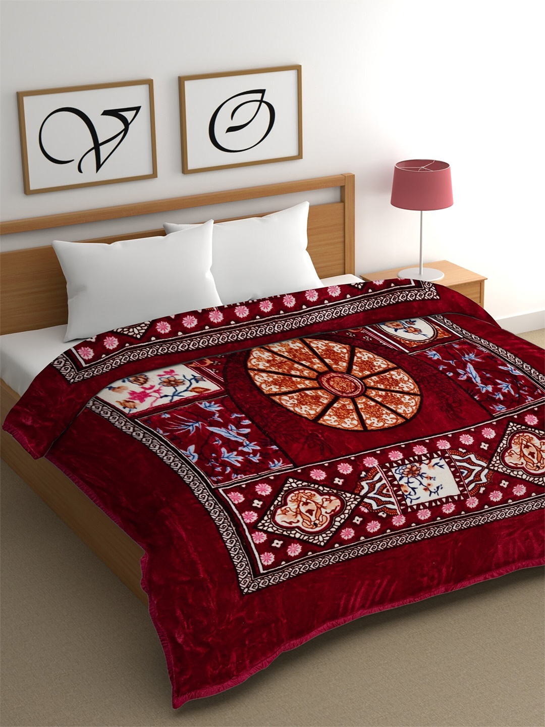 

CHHAVI INDIA Maroon & White Ethnic Motifs Heavy Winter 450 GSM Double Bed Blanket