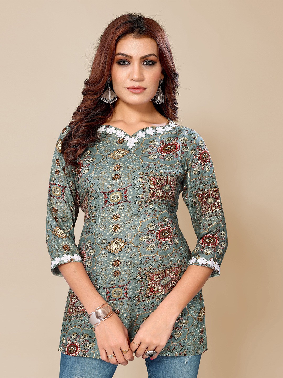 

TITANIUM SILK INDUSTRIES PVT. LTD. Floral Printed Sweetheart Neck Top, Grey