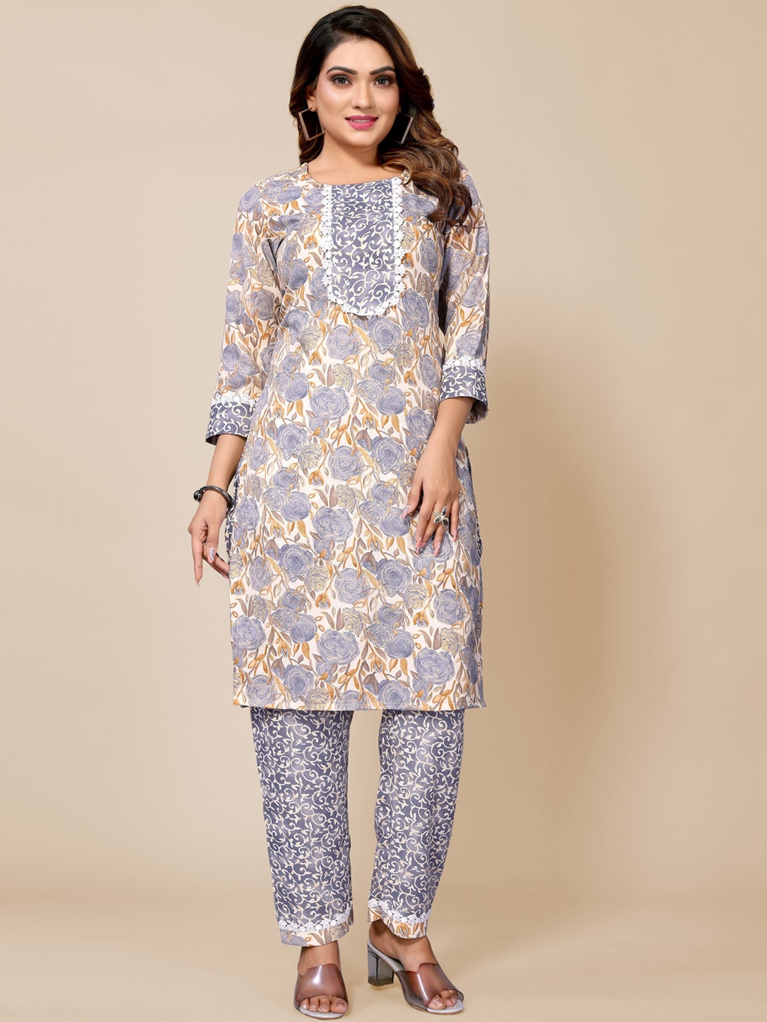 

TITANIUM SILK INDUSTRIES PVT. LTD. Floral Printed Thread Work Straight Kurta with Trousers, Grey