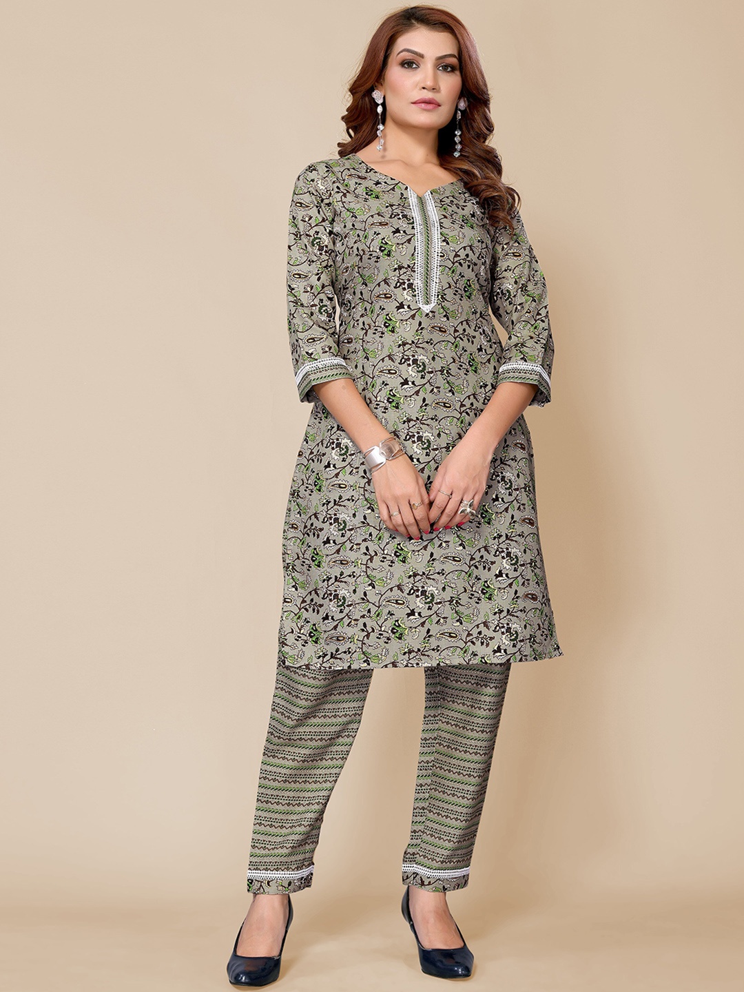 

TITANIUM SILK INDUSTRIES PVT. LTD. Paisley Indie Prints Straight Kurta, Green