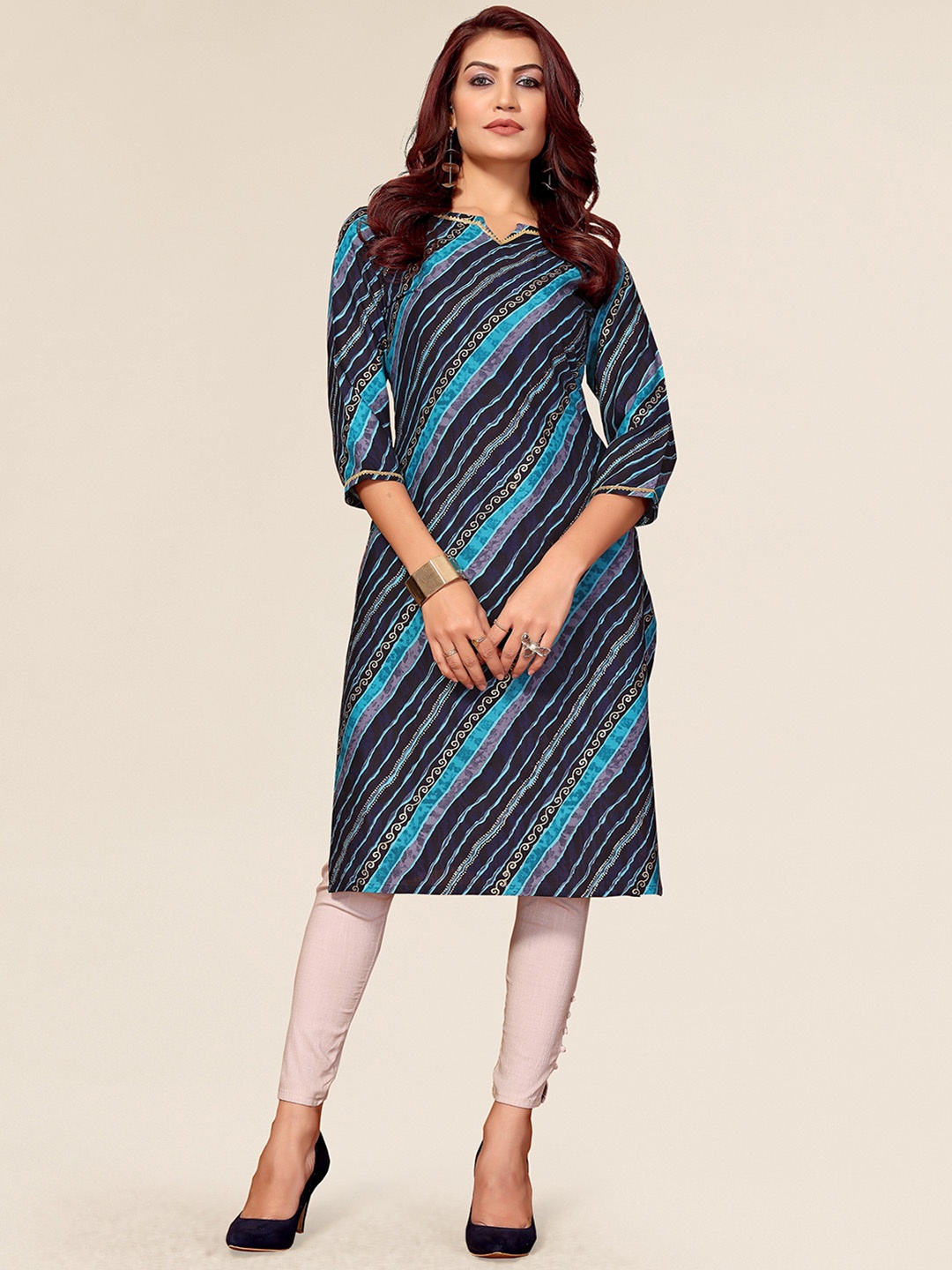 

TITANIUM SILK INDUSTRIES PVT. LTD. Leheriya Printed Gotta Patti Straight Kurta, Navy blue