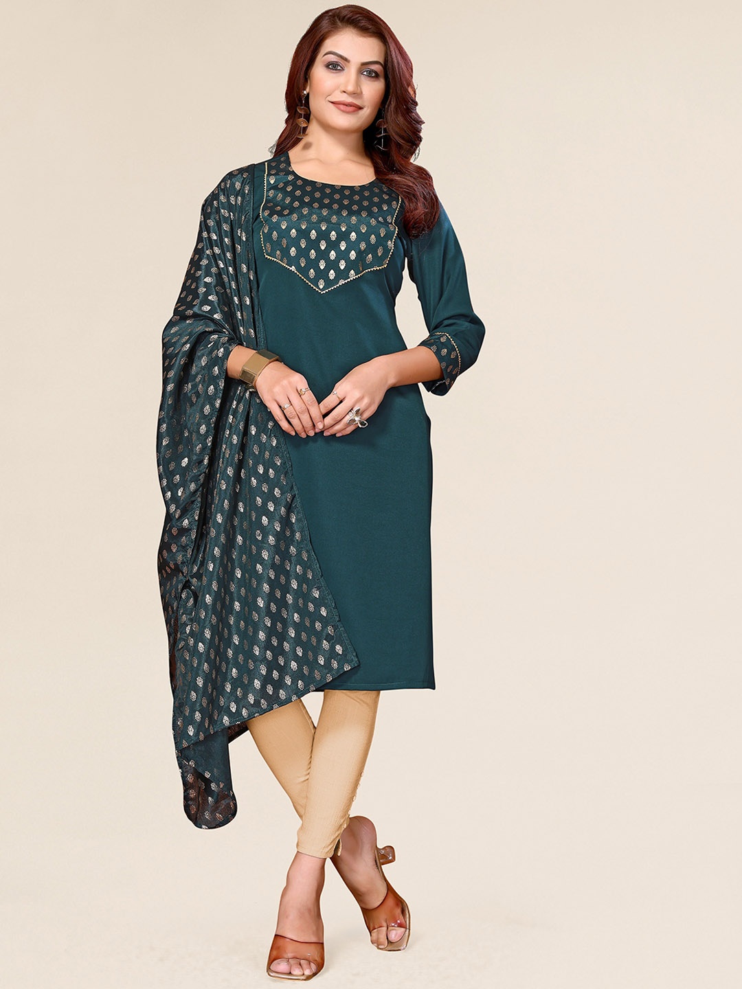 

TITANIUM SILK INDUSTRIES PVT. LTD. Ethnic Motifs Printed Gotta Patti Regular Kurta, Green