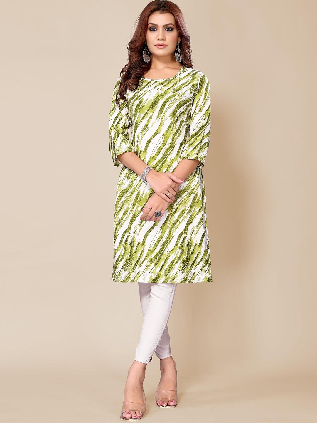 

TITANIUM SILK INDUSTRIES PVT. LTD. Abstract Printed Straight Kurta, Green